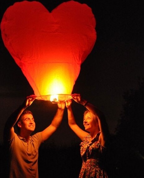 LANTERNA CINESE VOLANTE SKYLANTERN A FORMA DI CUORE PER MATRIMONIO EVENTI PARTY Casa e cucina/Hobby creativi/Materiali per hobby creativi/Forniture per feste/Lanterne cinesi Trade Shop italia - Napoli, Commerciovirtuoso.it