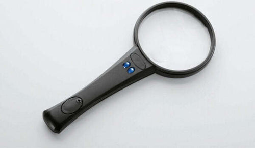 Lente di ingrandimento con led 1134 - lente grande diametro 7 5 cm - lente piccola 2 cm - nero - Lebez Cancelleria e prodotti per ufficio/Archivio ufficio e accessori per scrivania/Accessori da scrivania e archiviazione/Lenti di ingrandimento Eurocartuccia - Pavullo, Commerciovirtuoso.it