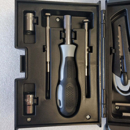 Luce Da Campeggio 15in1 Portatile Per Esterni Con Kit Di Attrezzi Combo Q-ly340 Sport e tempo libero/Attività ricreative all'aperto/Camping e outdoor/Illuminazione/Lanterne/Lanterne elettriche Trade Shop italia - Napoli, Commerciovirtuoso.it