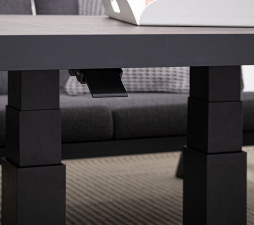 Tavolino "Truman" con struttura in alluminio, con piano in ceramica, altezza regolabile