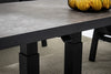 Tavolino Truman con struttura in alluminio, con piano in ceramica, altezza regolabile