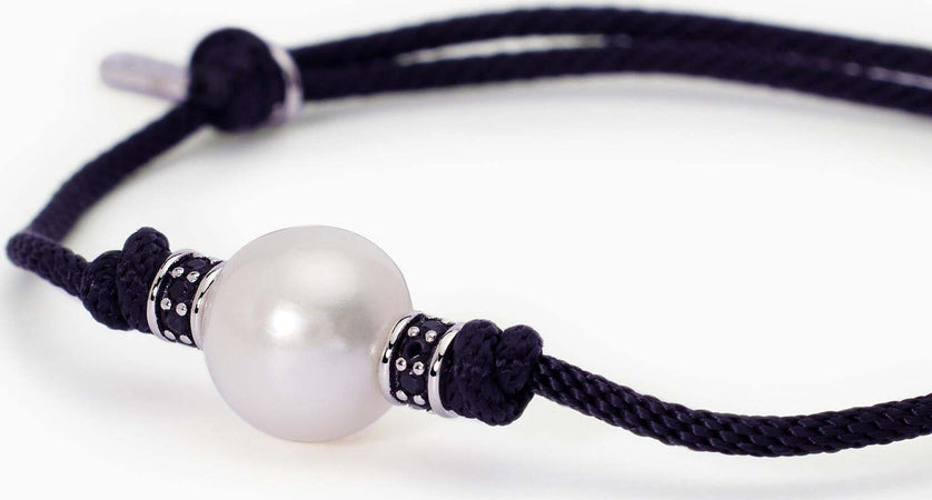 MABINA---Bracciale-con-cordino-nero-e-perla-bianca-TROPICAL