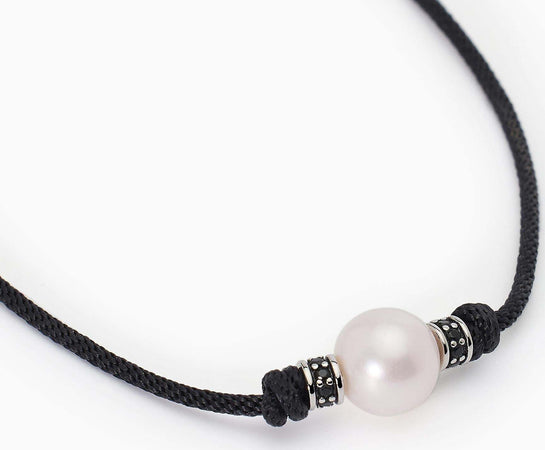 MABINA---Collana-in-argento-con-cordino-nero-e-perla-bianca-TROPICAL