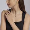 Mabina----Orecchini-in-argento-a-lobo-con-smeraldi-sintetici-COOL-OR-RÉTRO?