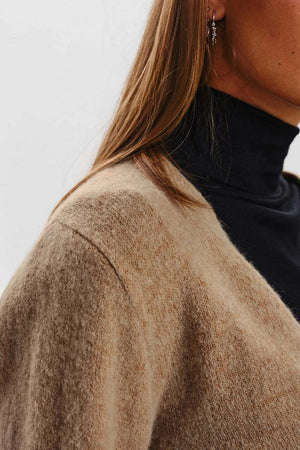 Maglione Donna Numph Sisava Wrap Knit Beige Moda/Donna/Abbigliamento/Maglioni e cardigan/Maglioni Snotshop - Roma, Commerciovirtuoso.it