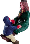 Mamma e figlio sulla panchina, personaggio per villaggio di Natale in poliresina Casa e cucina/Decorazioni per interni/Addobbi e decorazioni per ricorrenze/Decorazioni natalizie/Oggettistica MagiediNatale.it - Altamura, Commerciovirtuoso.it