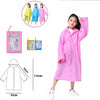 Mantella Impermeabile Con Cappuccio Anti Pioggia Bambini Poncho Vari Colori Moda Moda/Bambine e ragazze/Abbigliamento/Giacche e cappotti/Giacche impermeabili Trade Shop italia - Napoli, Commerciovirtuoso.it