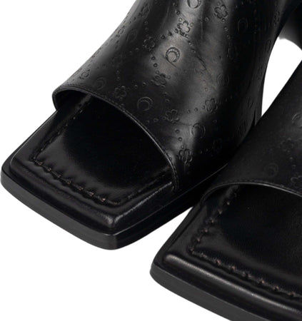 MARINE-SERRE-Mules-in-pelle-goffrata-in-nero-da-donna