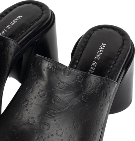 MARINE-SERRE-Mules-in-pelle-goffrata-in-nero-da-donna