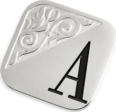 Marlù--Piastrina-quadrata-con-lettera-changy