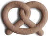 Massaggiagengive-Mushie-Pretzel-Natural