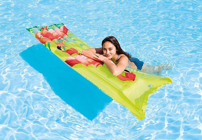 Materassino Floreale 183x69 Cm Multicolore Piscina Mare Fantasie Assortite 59720 Giochi e giocattoli/Sport e giochi all'aperto/Giochi aquatici e piscine per bambini/Canotti e gonfiabili galleggianti Trade Shop italia - Napoli, Commerciovirtuoso.it