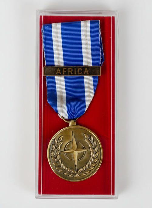 Medaglia Africa NATO con scatola