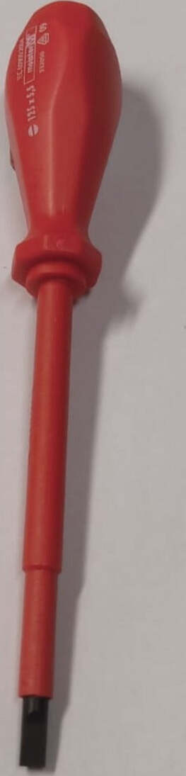 MEISTER---CACCIAVITE-PROFESSIONALE-PER-ELETTRICISTA---PUNTA-PIATTA-5,5x125MM-MAGNETICA---LAMA-ISOLATA-E-MANICO-ROSSO-ERGONOMICO