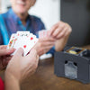 Mescolatore Di Carte Elettronico Con Beat Per Ramino Poker Solo Carte Standard Giochi e giocattoli/Giochi da tavola di società e accessori/Casinò e attrezzature/Mescolatori di carte Trade Shop italia - Napoli, Commerciovirtuoso.it