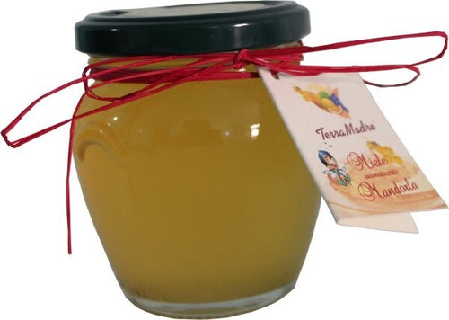 Miele-Aromatizzato-alla-Mandorla