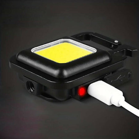 Mini-torcia-led-ricaricabile-multifunzione-con-4-modalità-di-illuminazione-portachiavi-apribottiglie-e-supporto-magnetico
