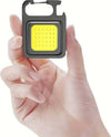 Mini-torcia-led-ricaricabile-multifunzione-con-4-modalità-di-illuminazione-portachiavi-apribottiglie-e-supporto-magnetico