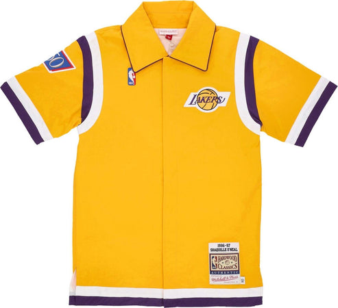 MITCHELL-&amp;-NESS-Camicia-Manica-Corta-Uomo-Nba-Shooting-Shirt-1996-No-34-Shaquille-O'neal-Loslak-Light-Gold-da-uomo