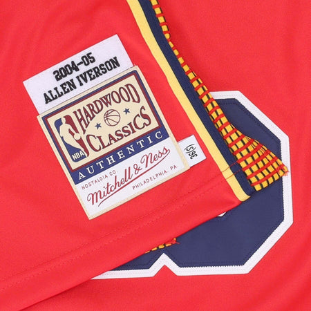 MITCHELL-&amp;-NESS-Canotta-Basket-Uomo-Nba-Alternate-Jersey-Hardwood-Classics-No-3-Allen-Iverson-Phi76e-Light-Red-da-uomo