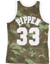 MITCHELL-&-NESS-Canotta-Basket-Uomo-Nba-Ghost-Green-Camo-Swingman-Jersey-Hardwood-Classics-No-33-Scottie-Pippen-1997-98-Chibul-Camo/green-da-uomo