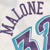 MITCHELL-&-NESS-Canotta-Basket-Uomo-Nba-Off-White-Team-Color-Swingman-Jersey-Hardwood-Classics-1996-No-32-Karl-Malone-Utajaz-Off-White-da-uomo