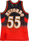 MITCHELL-&-NESS-Canotta-Basket-Uomo-Nba-Swingman-Jersey-Hardwood-Classics-No-55-Dikembe-Mutombo-1996-97-Atlhaw-Road-Original-Team-Colors-da-uomo