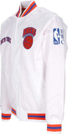 MITCHELL-&-NESS-Giubbotto-Bomber-Uomo-Nba-Hometown-Lw-Satin-Jacket-Hardwood-Classics-Neykni-White-da-uomo