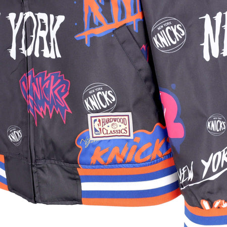 MITCHELL-&amp;-NESS-Giubbotto-Bomber-Uomo-Nba-Slap-Sticker-Reversible-Jacket-Hardwood-Classics-Neykni-Black-da-uomo