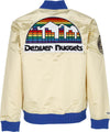 MITCHELL-&-NESS-Giubbotto-Bomber-Uomo-Nba-Team-Og-2.0-Lightweight-Satin-Jacket-Vintage-Logo-Dennug-Gold-da-uomo