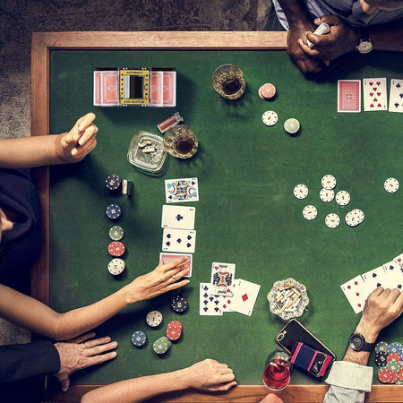 Mixer Automatico Di Carte Fino A 6 Mazzi Da Poker A Batteria Solo Carte Standard Giochi e giocattoli/Giochi da tavola di società e accessori/Casinò e attrezzature/Mescolatori di carte Trade Shop italia - Napoli, Commerciovirtuoso.it