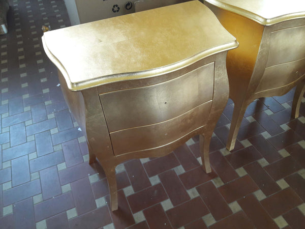 MOBILI-2G---COMODINO-BOMBATO-2-CASSETTI-LEGNO-ORO-49x29x61