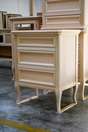 MOBILI-2G---COMODINO-CLASSICO-3-CASSETTI-IN-LEGNO-GREZZO-L.55-P.36-H.70