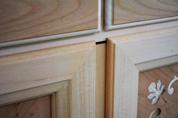 MOBILI-2G---CREDENZA-CLASSICA-2-PORTE-2-CASSETTI-LEGNO-GREZZO--L.111-P.44-H.91