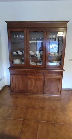 MOBILI-2G---CRISTALLIERA-3-PORTE-IN-LEGNO-NOCE-ARTE-POVERA-155x42x210