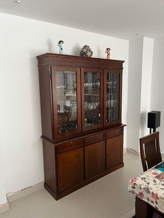 MOBILI-2G---CRISTALLIERA-3-PORTE-IN-LEGNO-NOCE-ARTE-POVERA-155x42x210