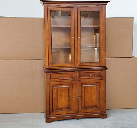 MOBILI-2G---Cristalliera-classica-2-porte-legno-noce-bassano-117x46x220