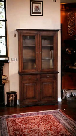 MOBILI-2G---Cristalliera-classica-2-porte-legno-tinta-noce-117x46x220