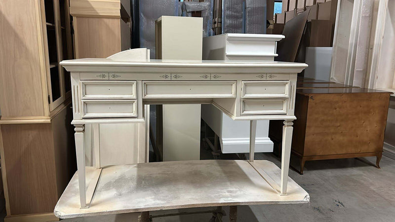 MOBILI-2G---SCRIVANIA-CLASSICA-IN-LEGNO-BIANCO-CONSUMATO-130x70x80