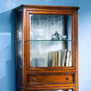 MOBILI-2G---VETRINA-CLASSICA-IN-LEGNO-2-PORTE-1-CASSETTO-FINITURA-BASSANO-L.70-P.40-H.175
