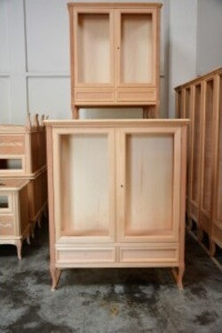 MOBILI-2G---VETRINA-CLASSICA-IN-LEGNO-2-PORTE-2-CASSETTI-FINITURA-BASSANO-L.108-P.40-H.130