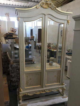 MOBILI-2G---VETRINA-IN-LEGNO-2-PORTE-IMPERO-FINITURA-BIANCO/ORO-MISURA-L.114-P.46-H.217
