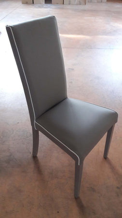 MOBILI-2G--Set-2-Sedie-imbottite-tortora-ecopelle-filo-bianco