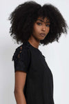 MOLLY BRACKEN T-SHIRT CON SPALLA IN PIZZO NERO  PE23 Moda/Donna/Abbigliamento/T-shirt top e bluse/T-shirt Kanal 32 - Santa Maria di Licodia, Commerciovirtuoso.it