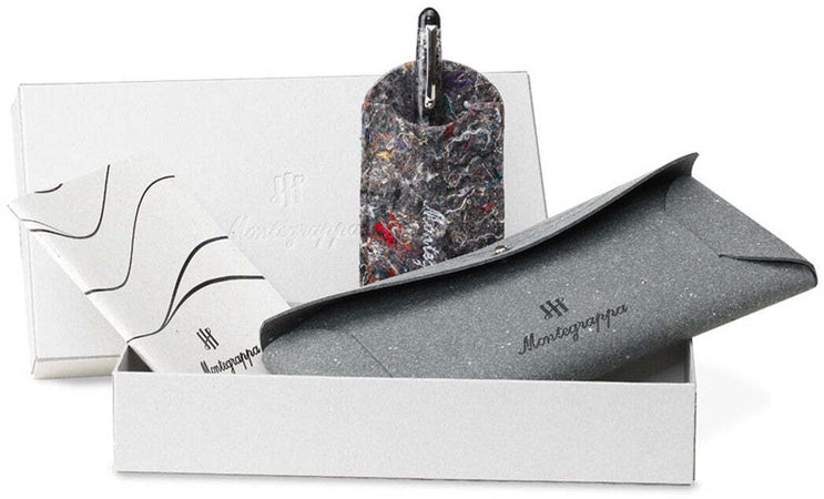 MONTEGRAPPA Penna a sfera Elmo Ambiente Ocean realizzata in materiali riciclati.