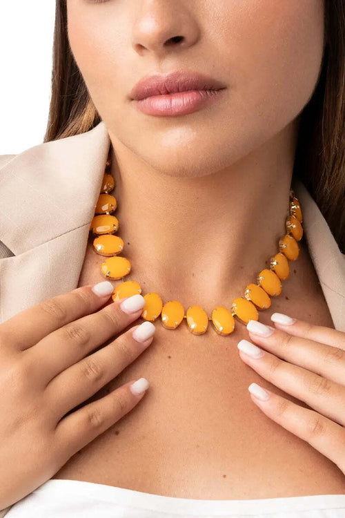 MYA-ACCESSORIES-|-Collana-girocollo-con-pietre-ovali-in-resina-senape