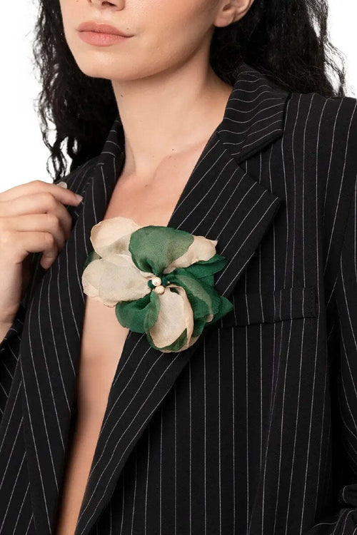 MYA-ACCESSORIES-|-Spilla-a-forma-di-fiore-in-tessuto