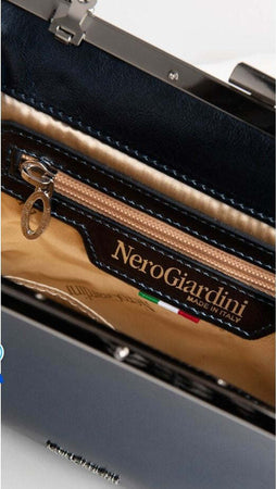Nero-Giardini-Clutch-laminato-col.-oceano-E343005DE201