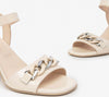 Nero-Giardini-sandalo-in-vernice-latte-con-catena