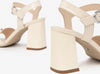 Nero-Giardini-sandalo-in-vernice-latte-con-catena